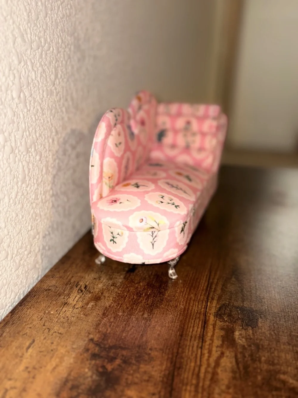 Viral New Mini Floral Chaise Lounge Jewelry Box Pink Velvet Vanity Decor